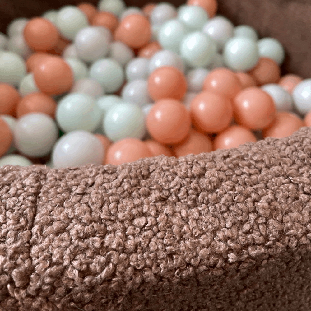 Personalizuotas kamuoliukų baseino šokoladinis meškiukas + 200 kamuoliukų - MiniKampas