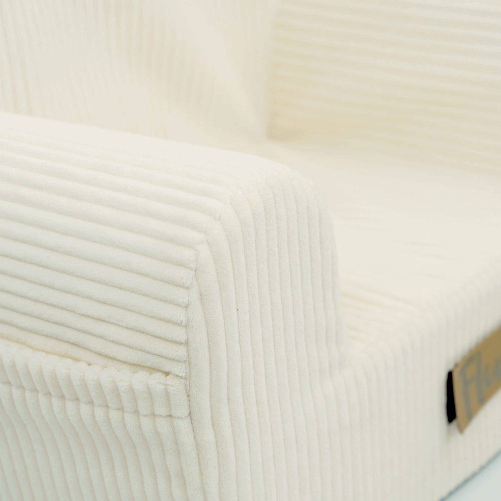 Personalizuotas vaikiškas putplasčio fotelis iš smėlio spalvos audinio, velveto - MiniKampas