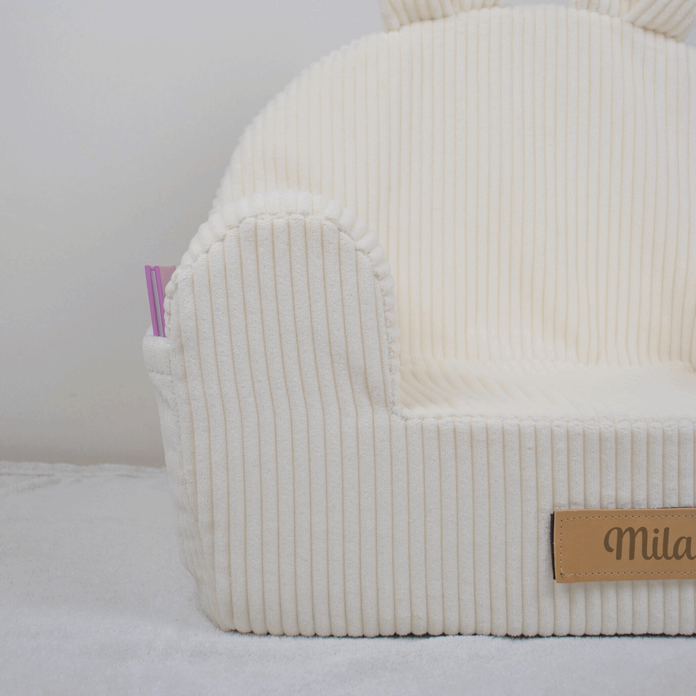 Personalizuotas vaikiškas putplasčio fotelis iš smėlio spalvos audinio, velveto - MiniKampas