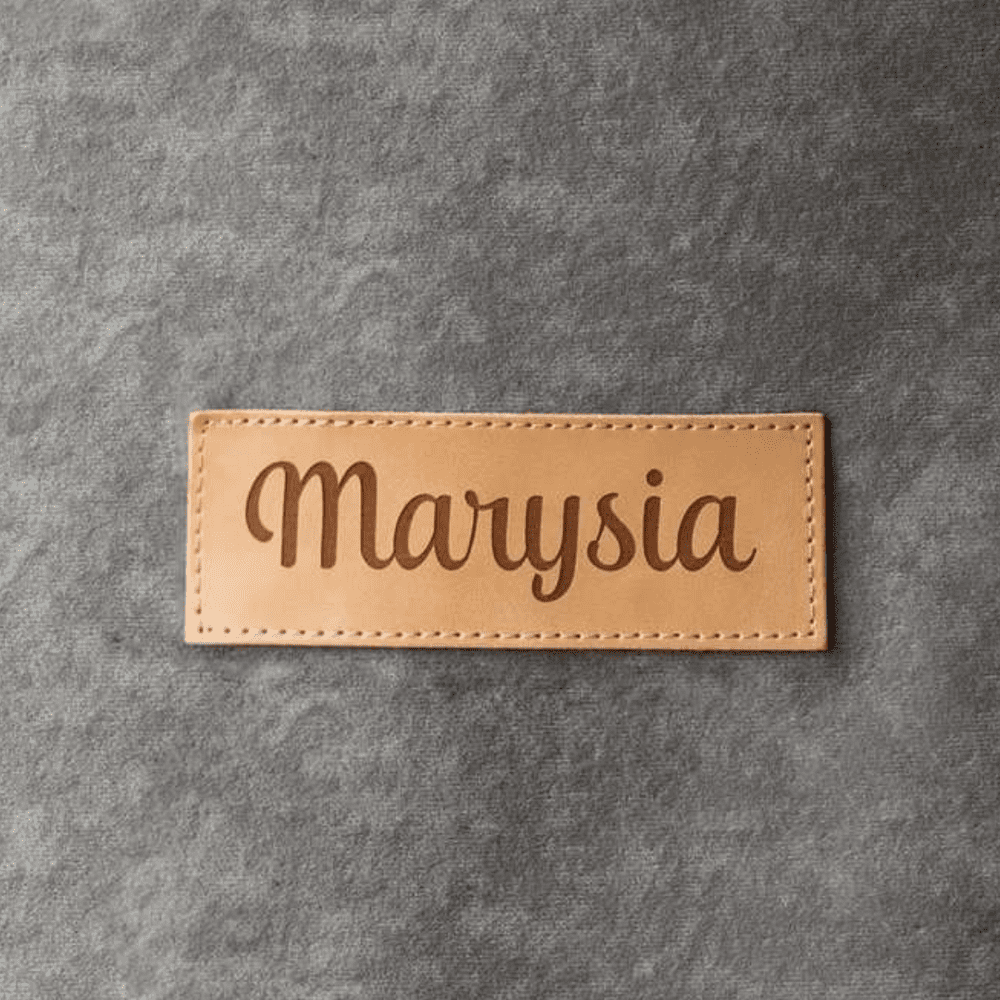 Vaiko vardo užrašas ant kamuolių baseino