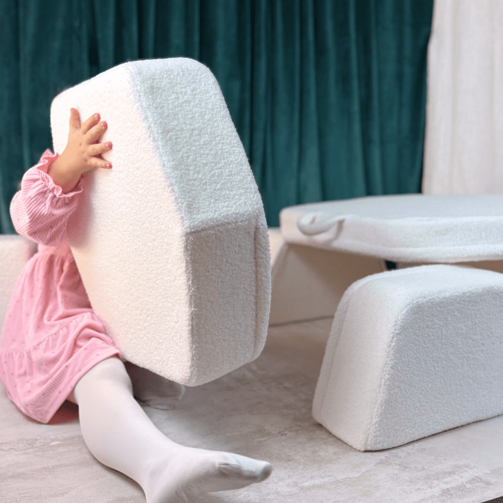 Putplasčio žaidimų aikštelė vaikams su personalizavimu modulinis Montessori rinkinys ėriena šviesiai smėlio spalvos