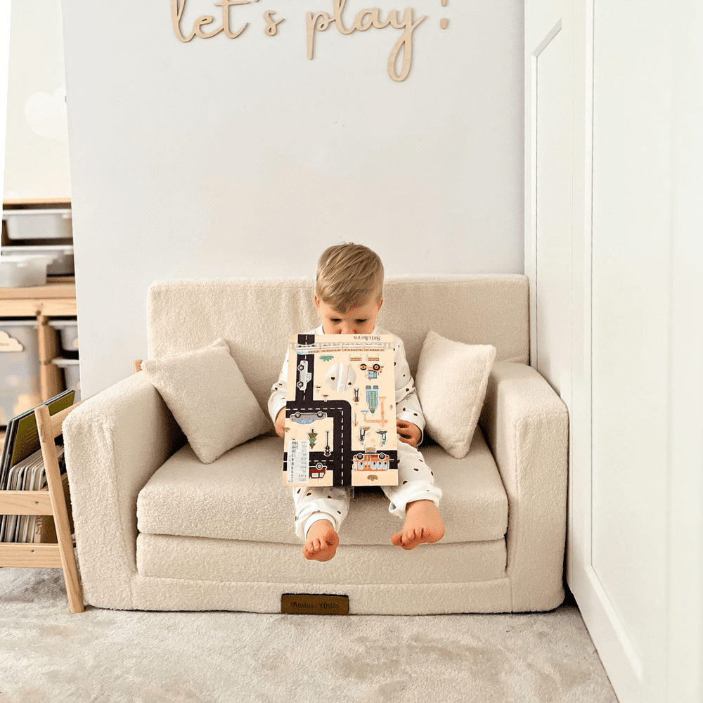 Sulankstoma personalizuota vaikiška putplasčio sofa, šviesios ėriuko spalvos