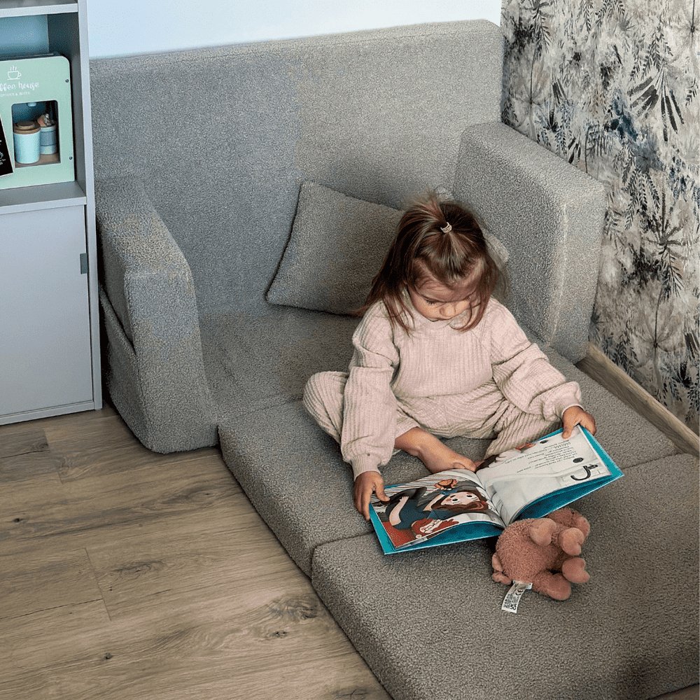 Sulankstoma personalizuota vaikiška putplasčio sofa, tamsi ėriena