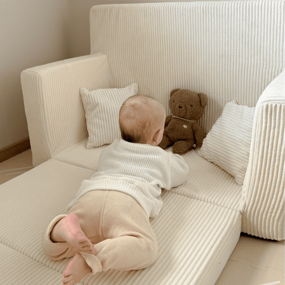 Sulankstoma personalizuota vaikiška putplasčio sofa, velvetas, šviesiai kreminė